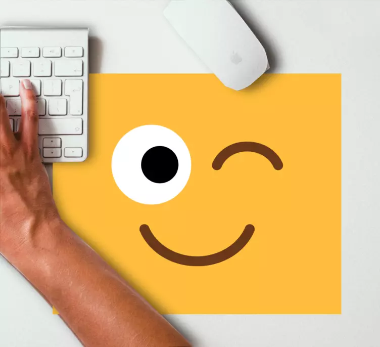 윙크 이모티콘 원래 마우스 패드 - TenStickers