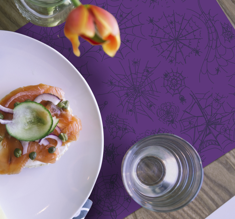 거미와 웹 할로윈 플레이스 매트와 보라색 - TenStickers
