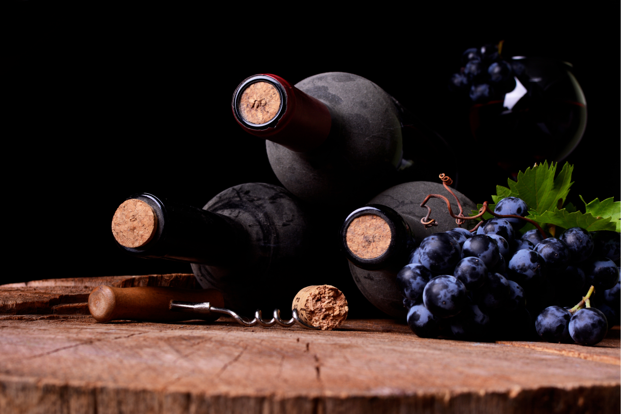 벽난로 카프리초소 포도와 와인병 - TenStickers