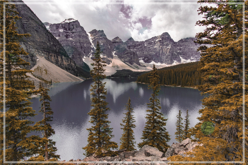 현대식 식탁보 경치 좋은 산 전망 - TenStickers