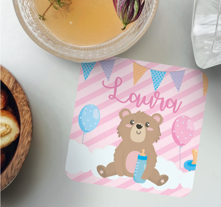 이름 코스터를 가진 소녀를 위한 귀여운 곰 - TenStickers