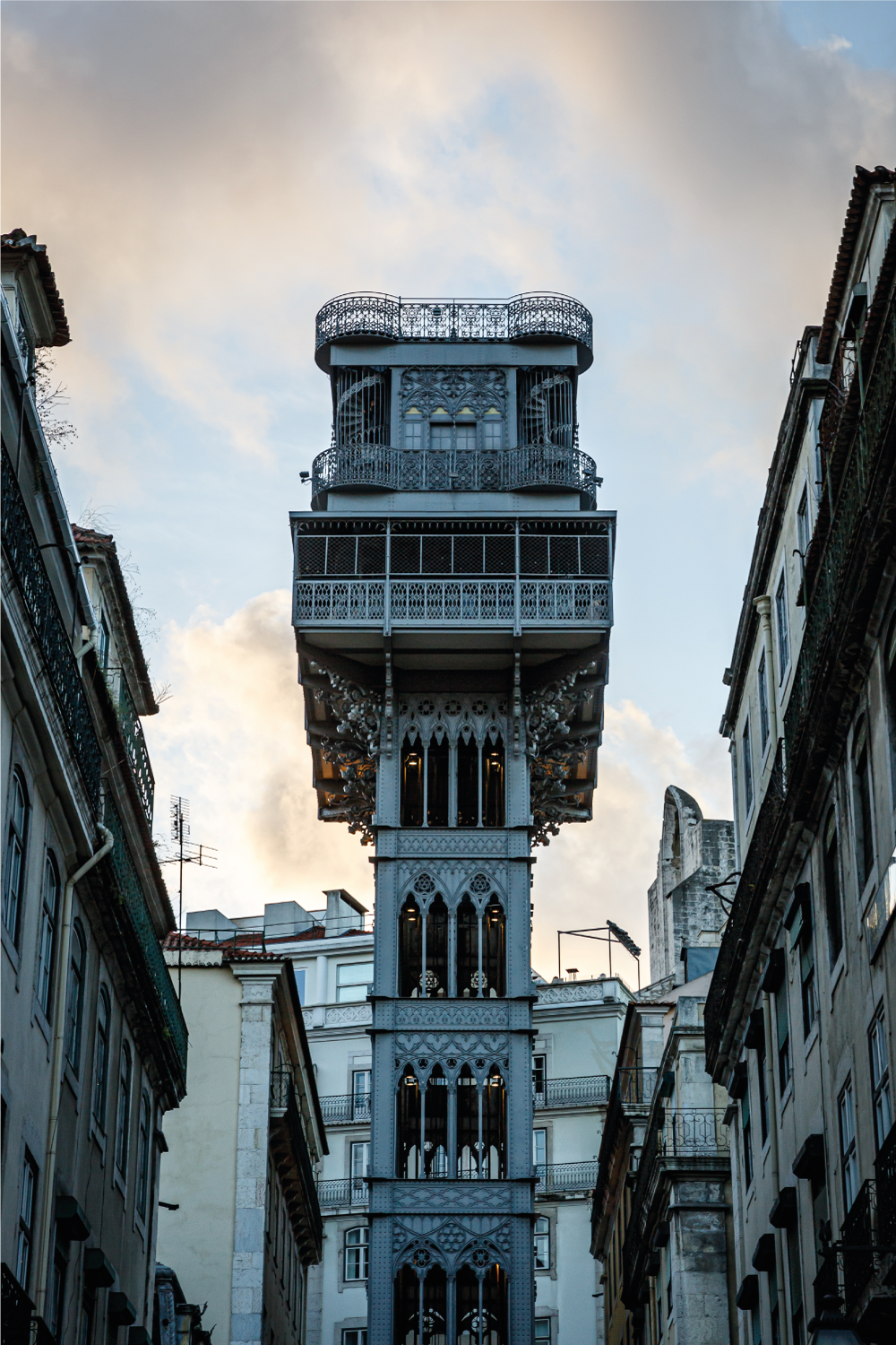 거실용 포스터 침실 리스본 엘리베이터 - TenStickers