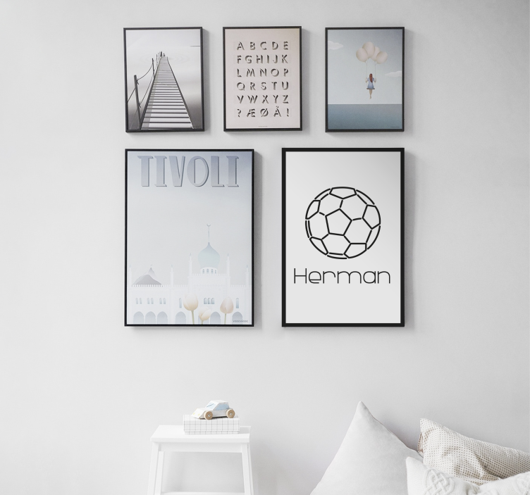 청소년용 테이블 이름이 새겨진 축구공 - TenStickers