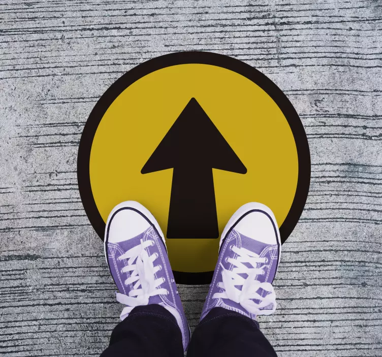 검정색과 노란색 화살표 바닥 스티커 - TenStickers