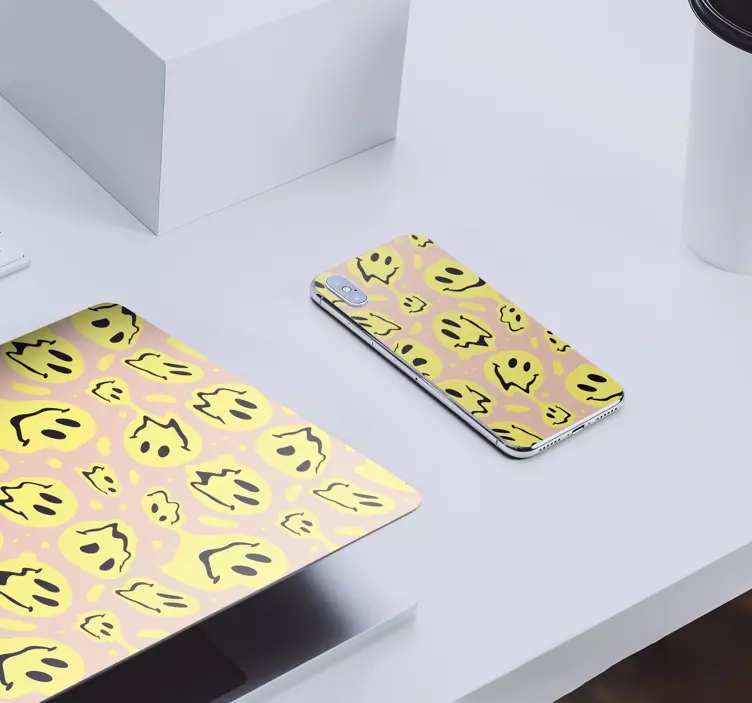 아이폰 스티커 웃는 유령 패턴 - TenStickers