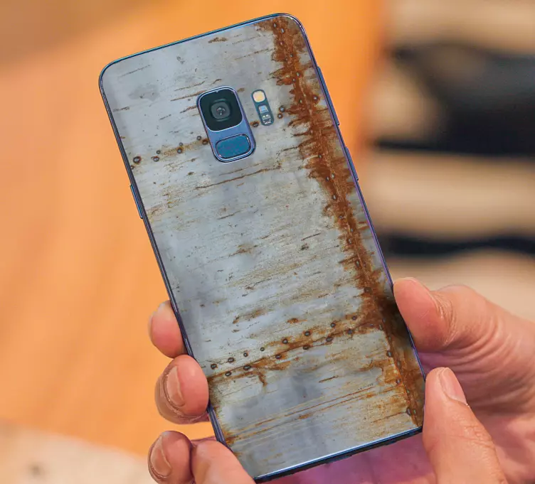 소박한 금속 질감 삼성 스티커 - TenStickers