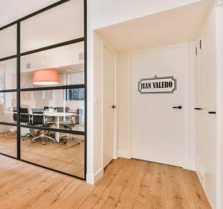 문 스티커 이름 태그 - TenStickers