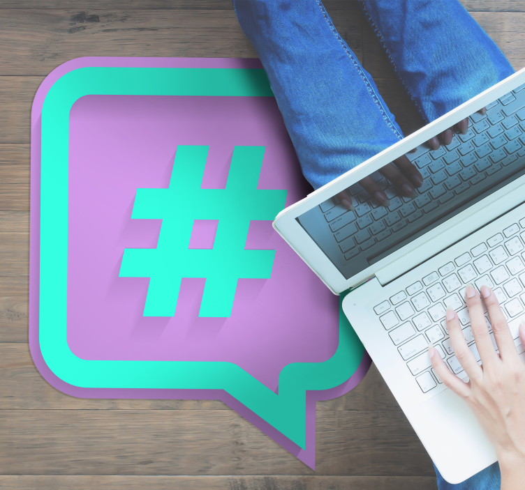 문구와 함께 비닐 양탄자 해시태그 말풍선 - TenStickers